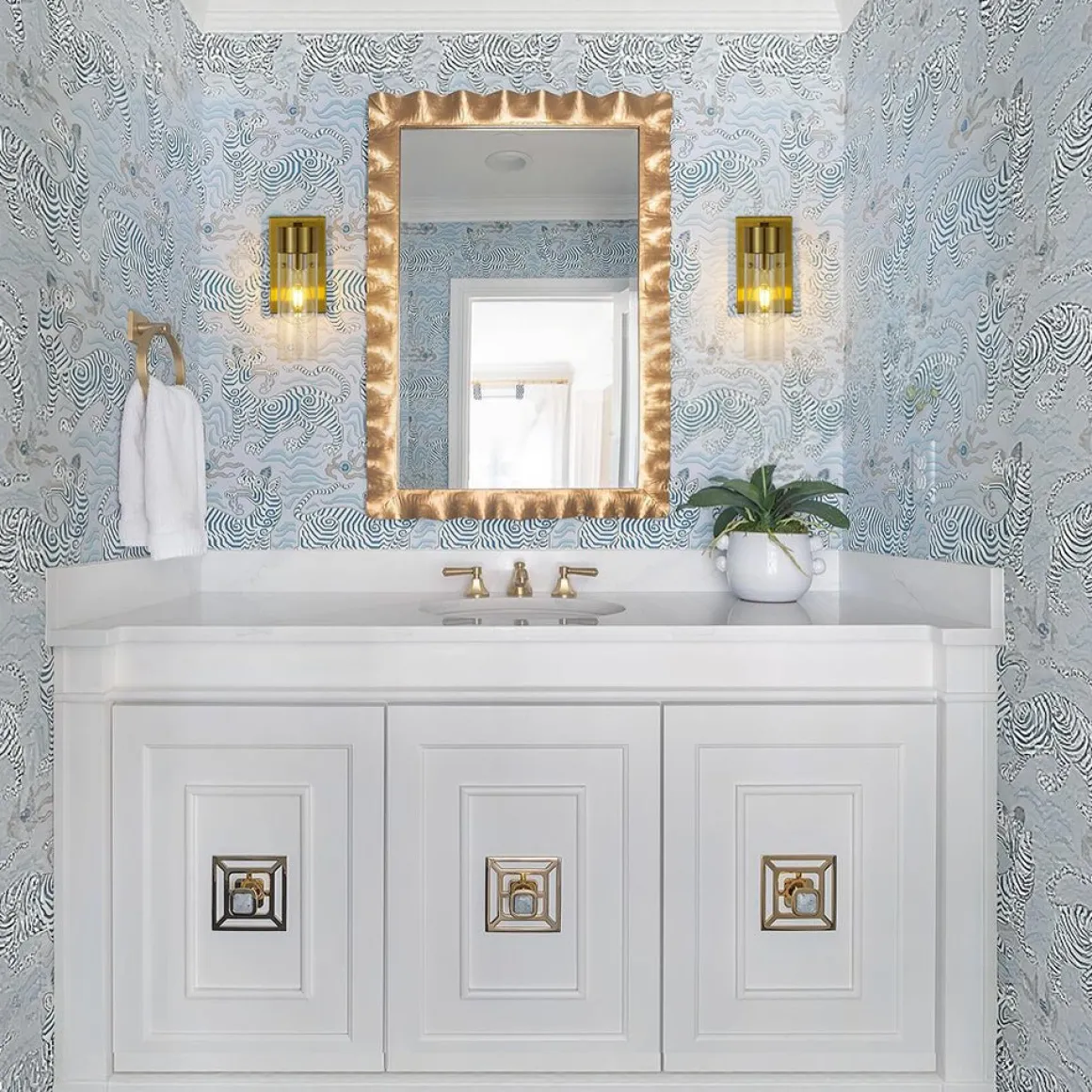 1-Light Clear Glass Cylinder Bathroom Vanity Wall Sconce